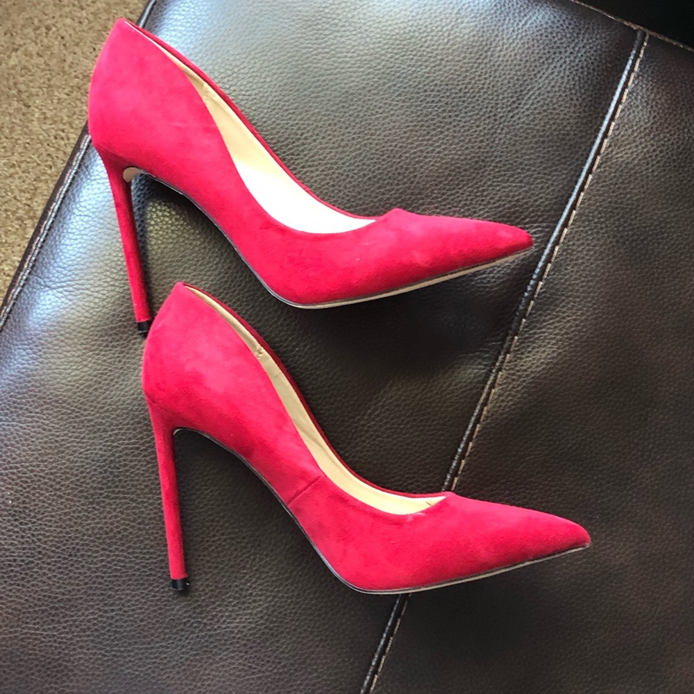 Red Pumps - Picture 1 of 4